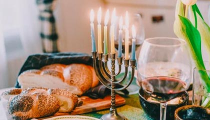 新特能源：2024年上半年实现收入人民币11743.10百万元，同比降幅33.23%