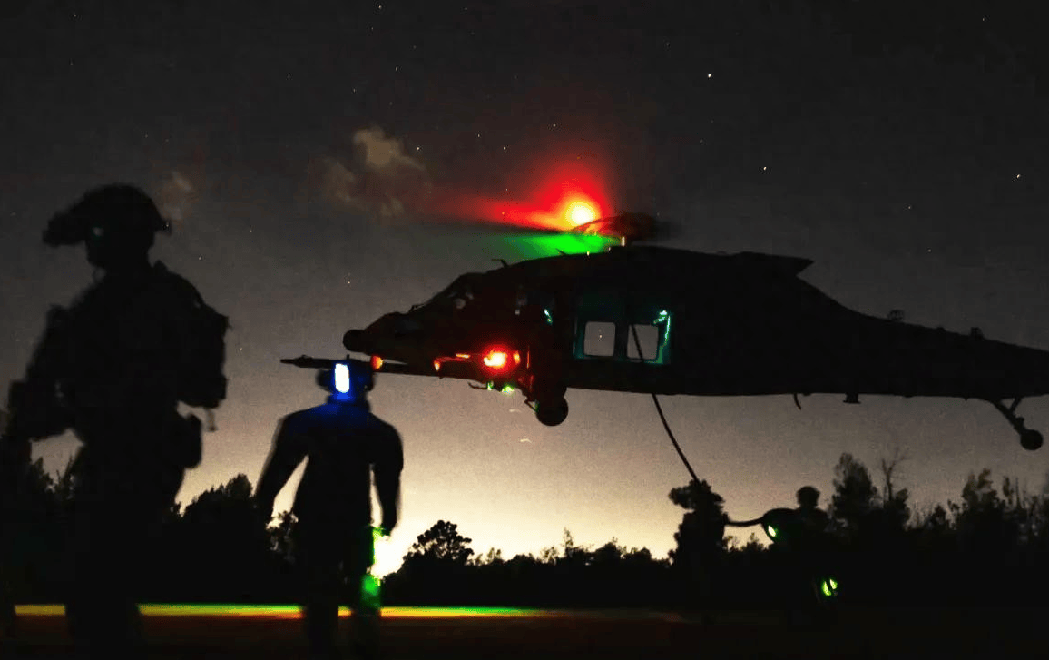 一个飞行员没死,美军被迫狼狈停战了,美媒:中国已记下八个教训