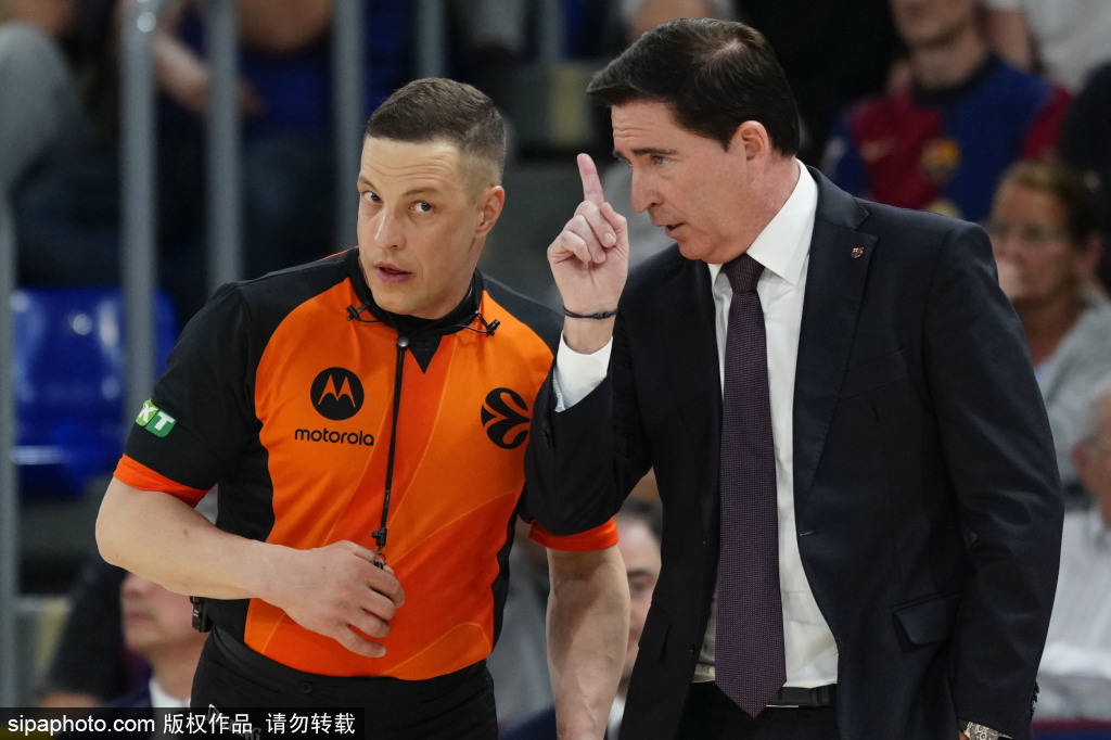 拉菲尼亚怒斥巴萨出局:欧冠比赛是被偷走的!