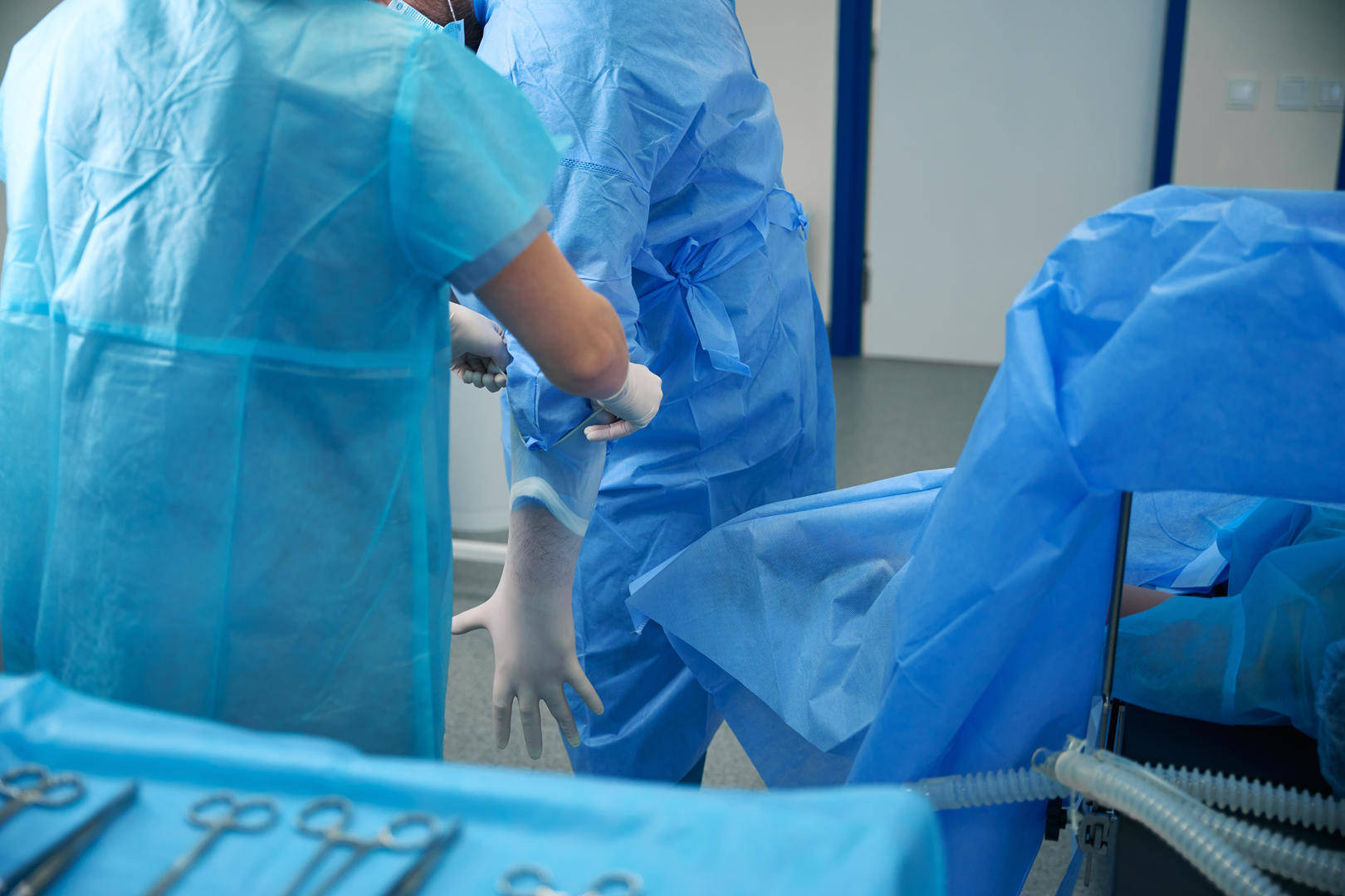 62岁抑郁症男子割腕送医后坠亡 家属起诉医院索赔150余万 一审被驳回