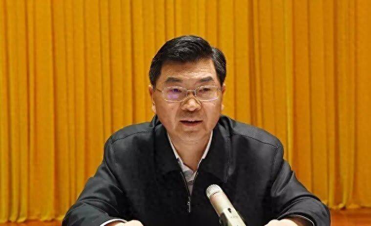 房灵敏，被免去广西壮族自治区党委常委、纪委书记职务；曾任西藏自治区政府副主席等职