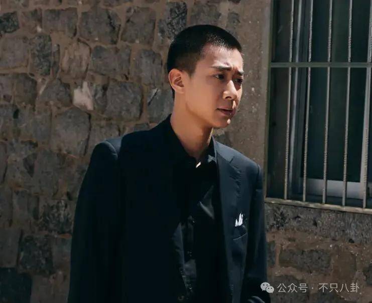 她好像真的未婚先孕了？全网都在猜孩子生父是谁